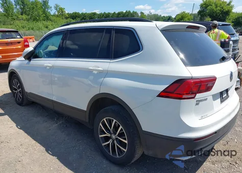 2019 Volkswagen Tiguan 2.0T Se/2.0T Sel/2.0T Sel R-Line/2.0T Sel R-Line Black из США, поврежденный, VIN 3VV2B7AX3KM096912